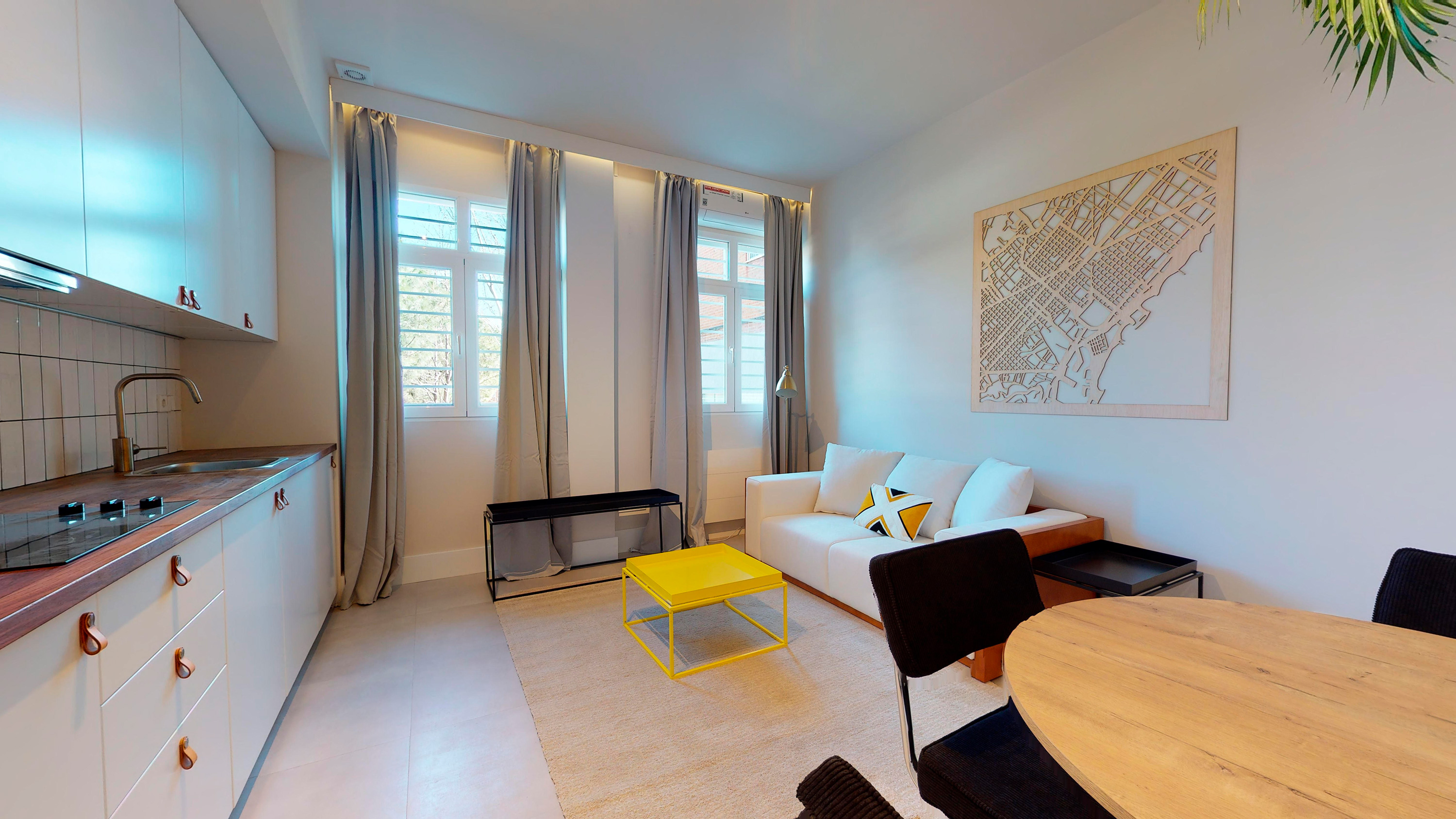 Lamentable imagen de local en obras con todo a medio construir