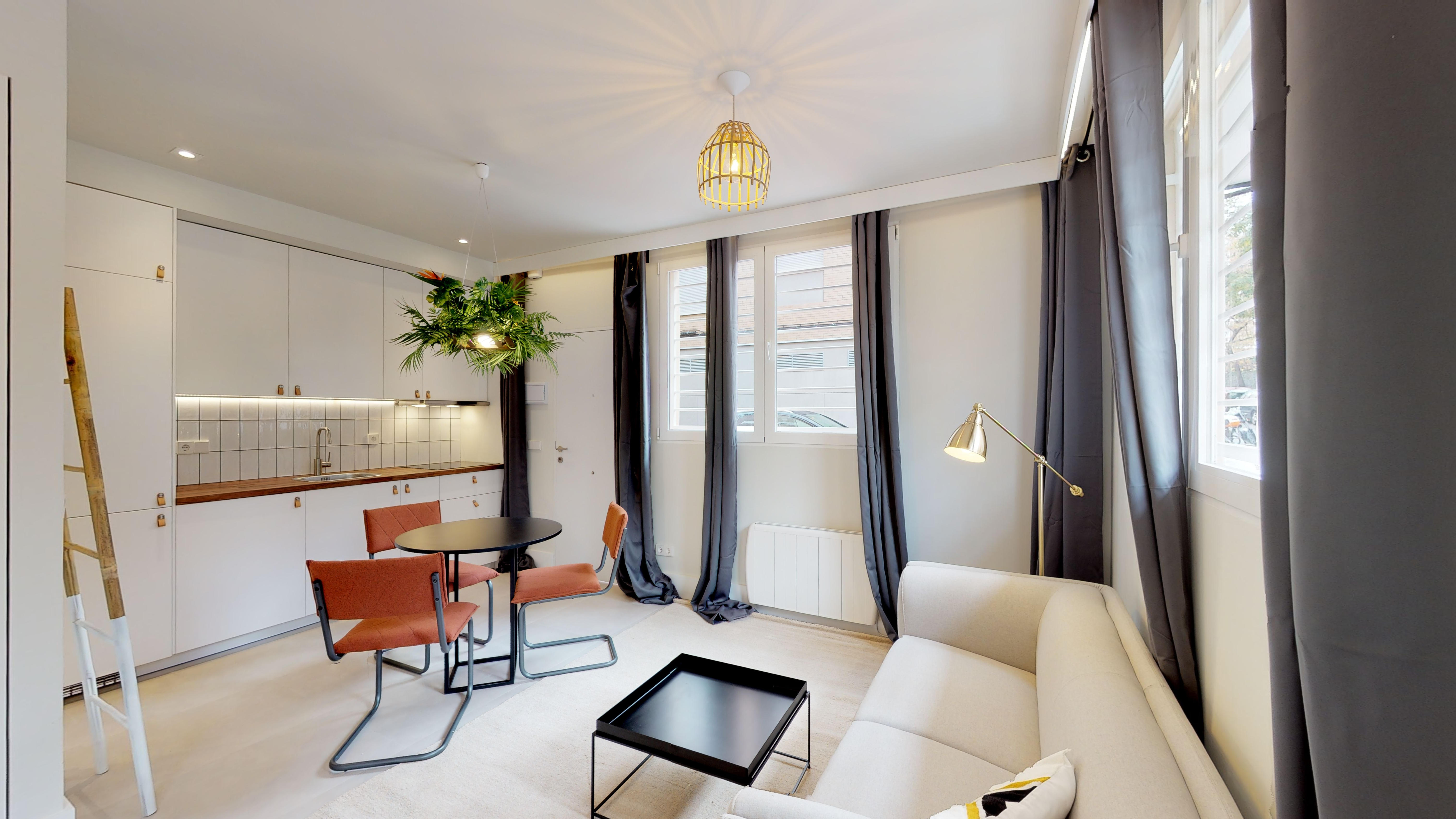 Juan de Iziar, 28017 Madrid- foto 0